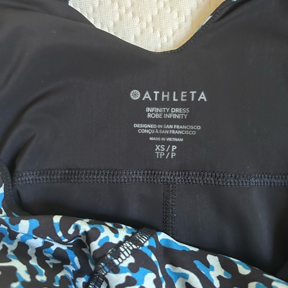 Athleta Infinity Exercise Dress - Picture 4 of 6